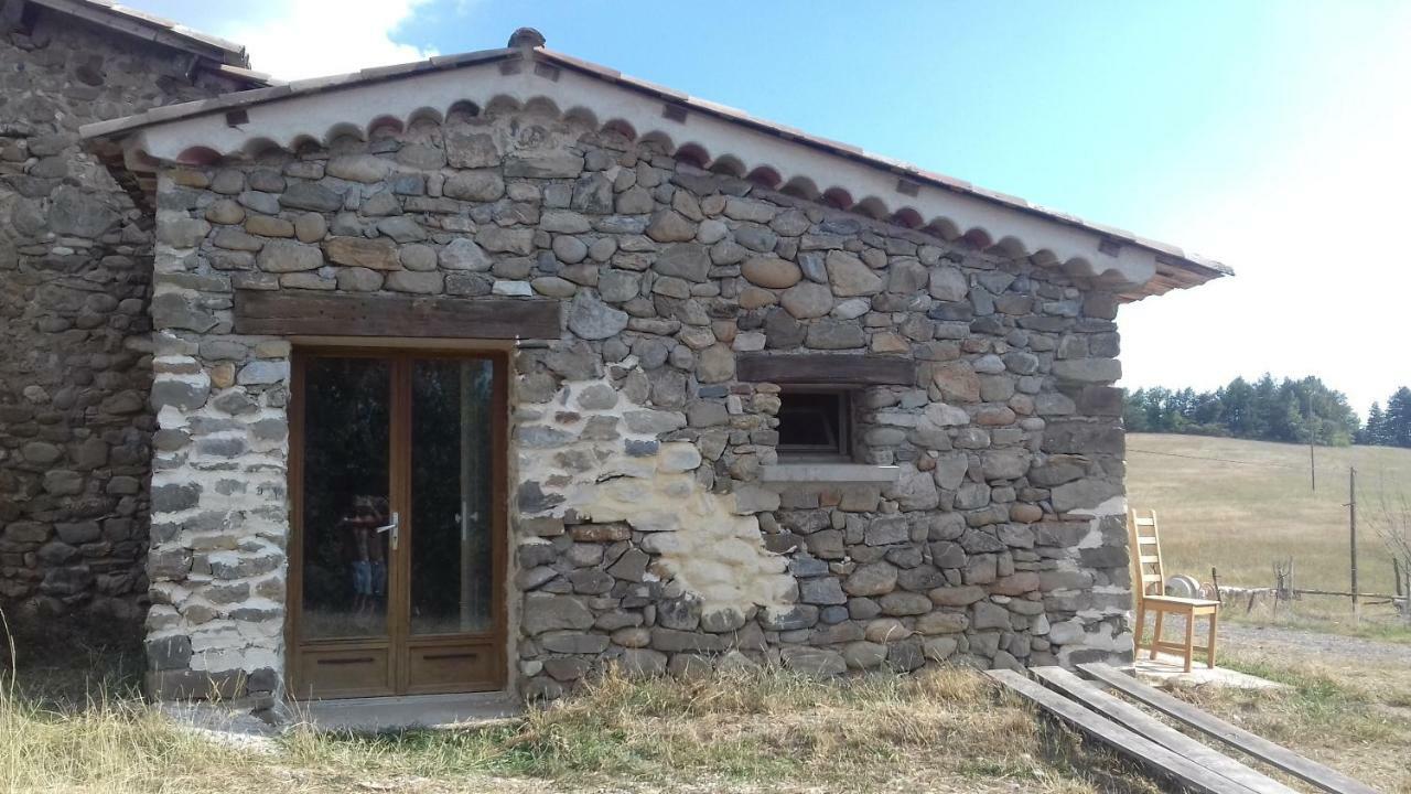 Nid De Poussins Apartamento Vaumeilh Exterior foto